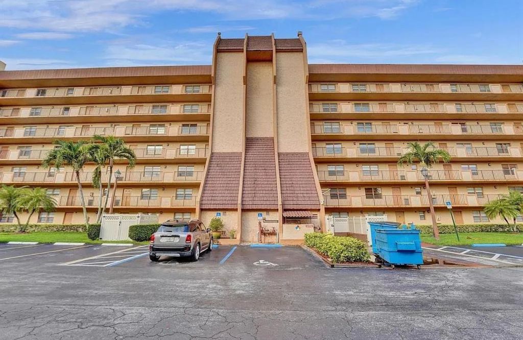 Photo of 3001 W Rolling Hills Circle #608, Davie, FL 33328 (MLS # F10545011)