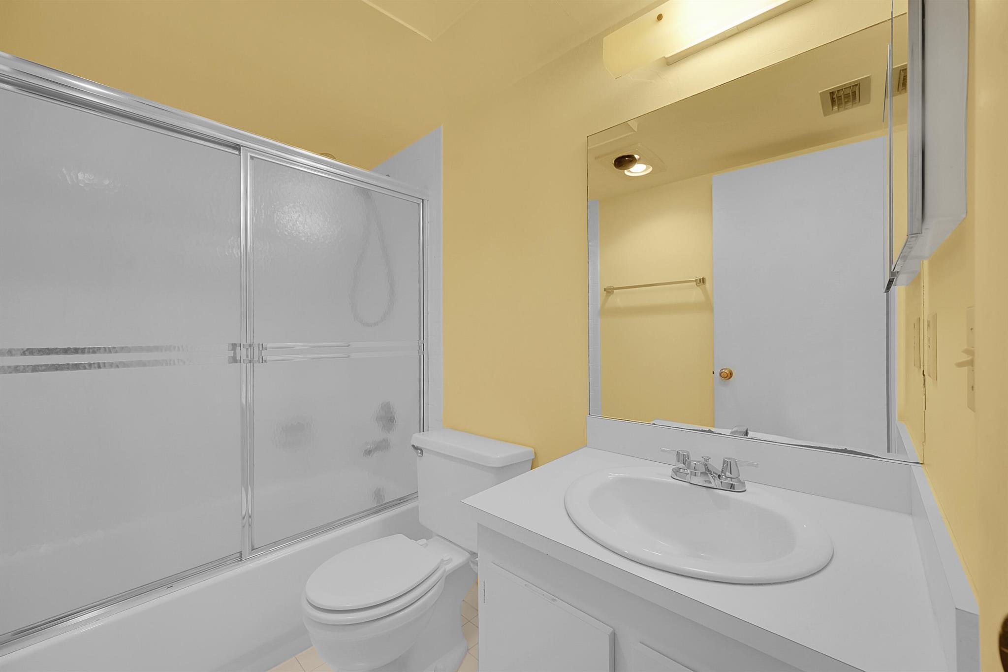 POINCIANA LAKES CONDO - Residential Lease