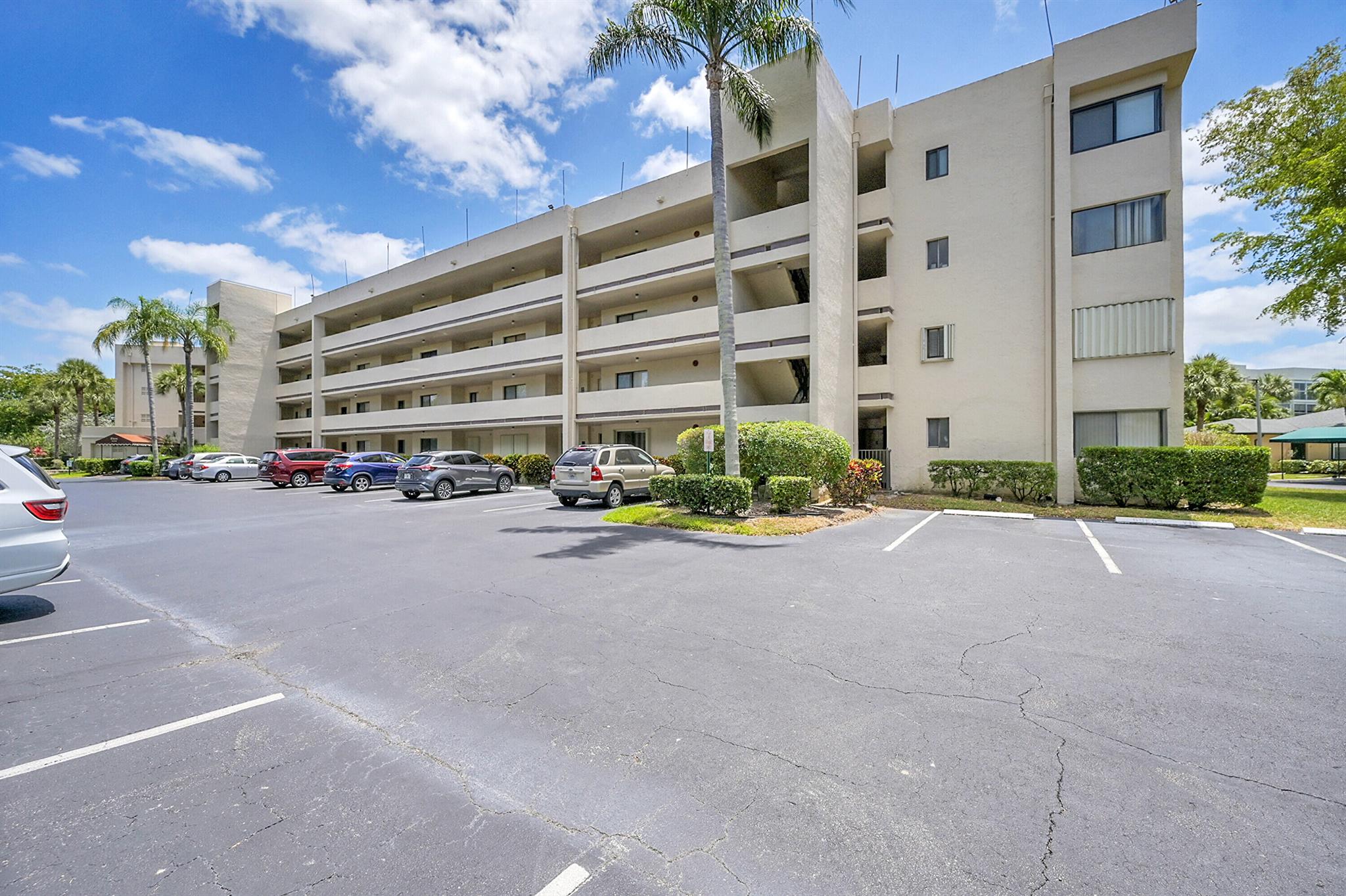 POINCIANA LAKES CONDO - Residential Lease