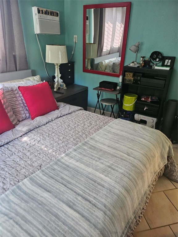 CLIFF LAKE VILLAS - Residential