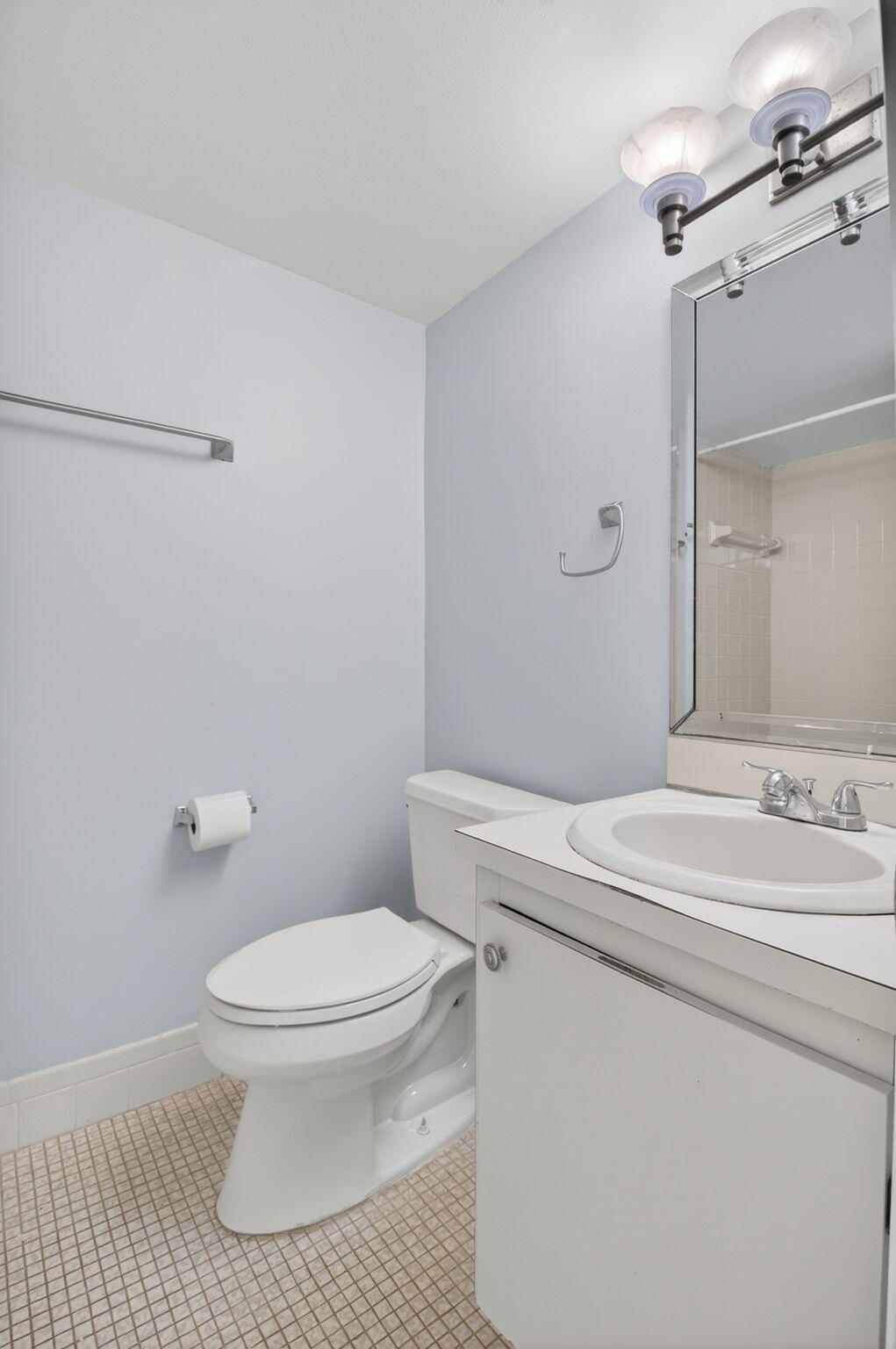 EVERGREEN CONDO - Residential