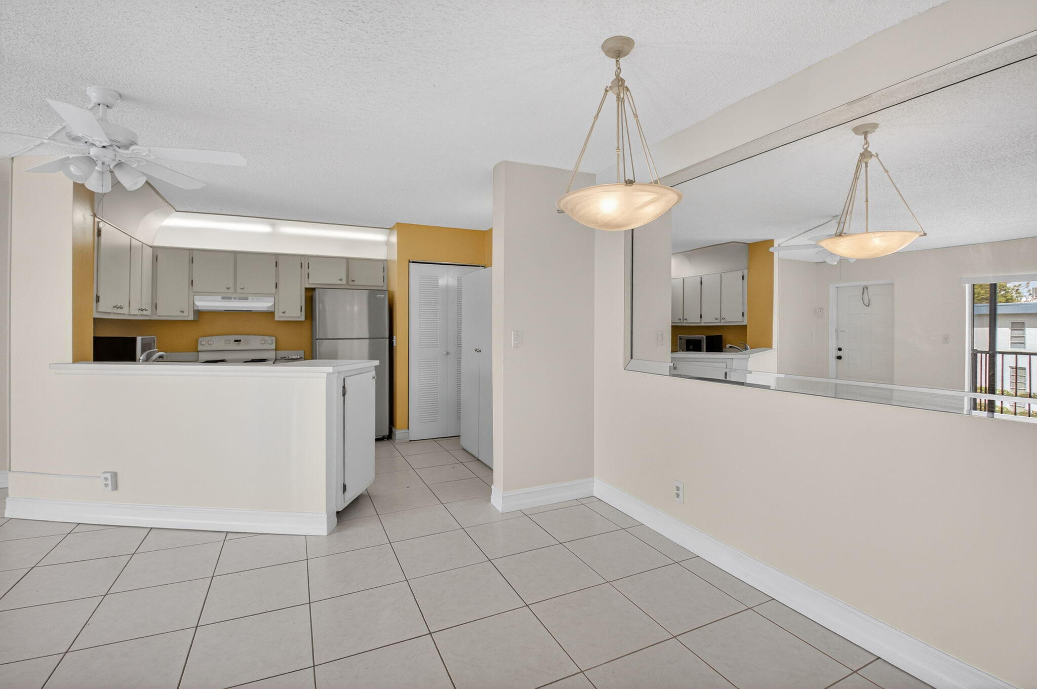 EVERGREEN CONDO - Residential