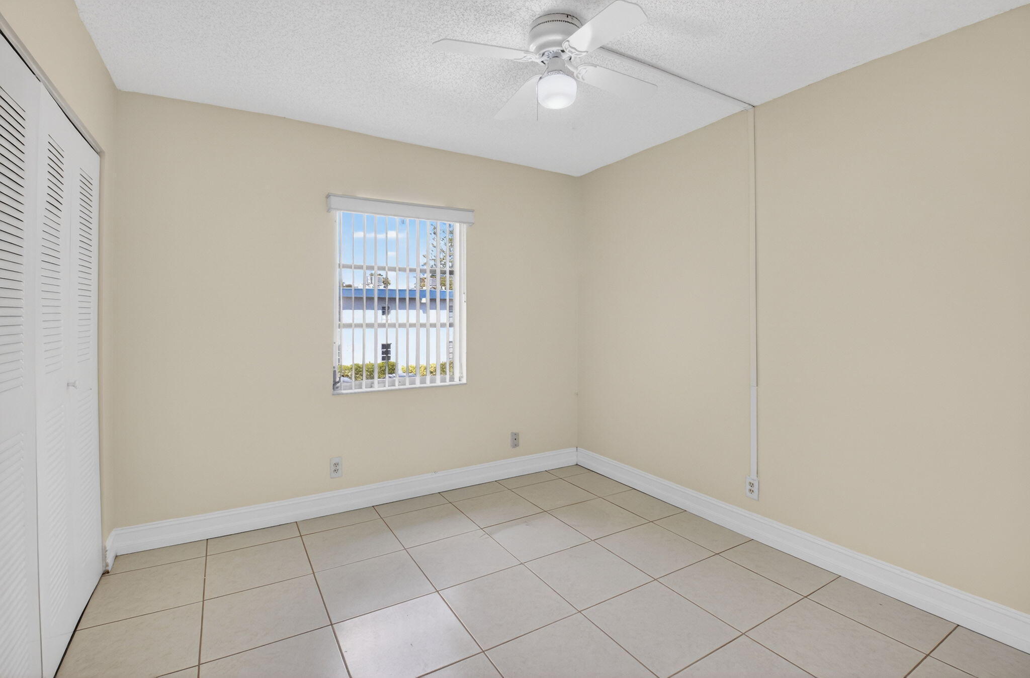 EVERGREEN CONDO - Residential