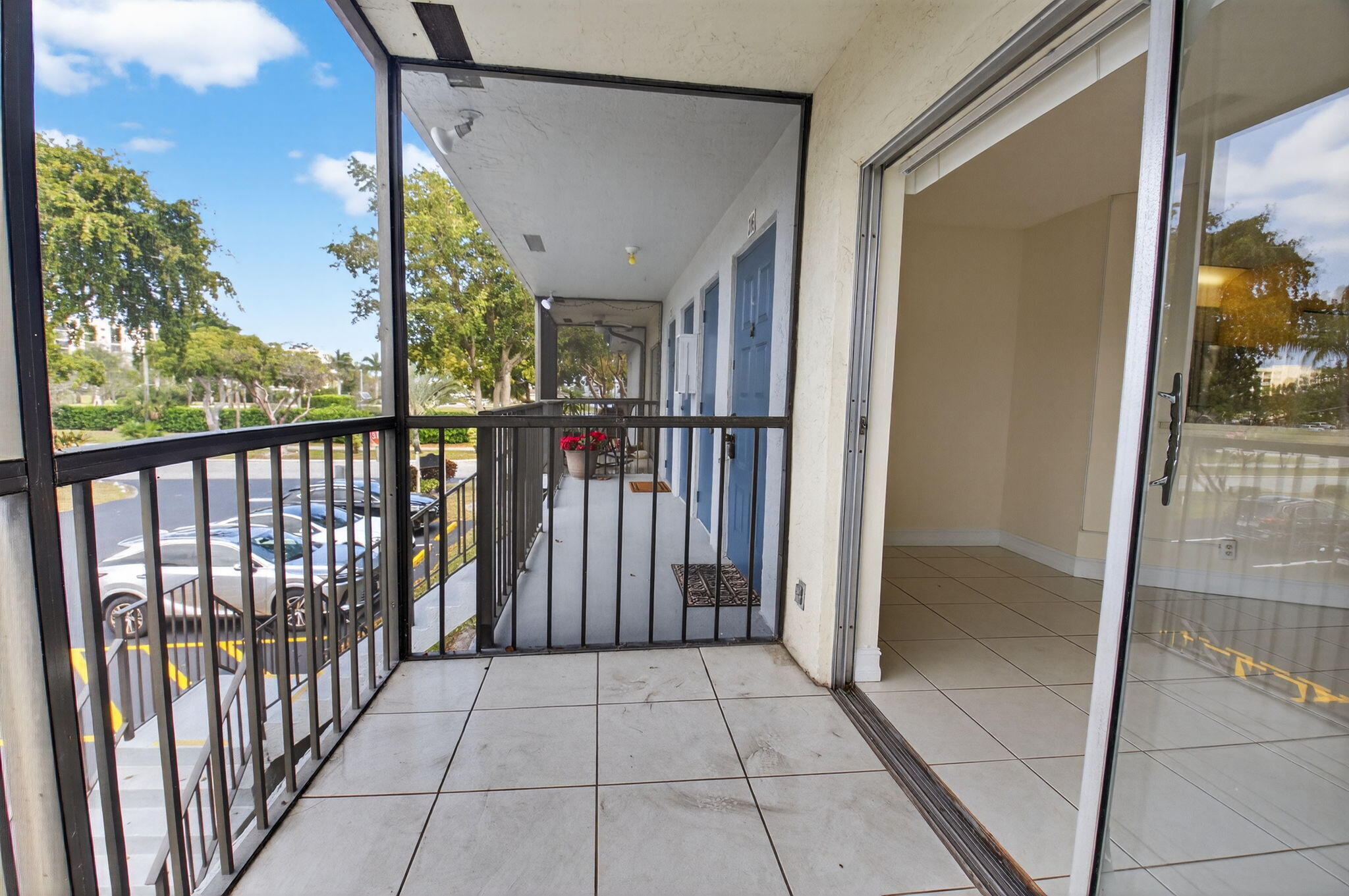 EVERGREEN CONDO - Residential