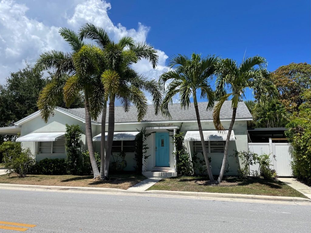 Photo of 220 N 9th Ave Avenue N, Lake Worth Beach, FL 33460 (MLS # B26006728)