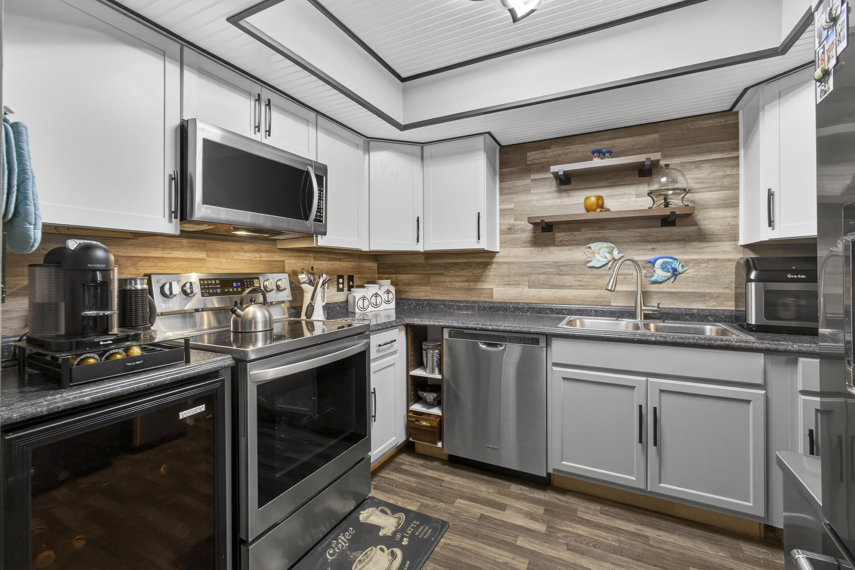 PINE CONE ESTATES - Residential