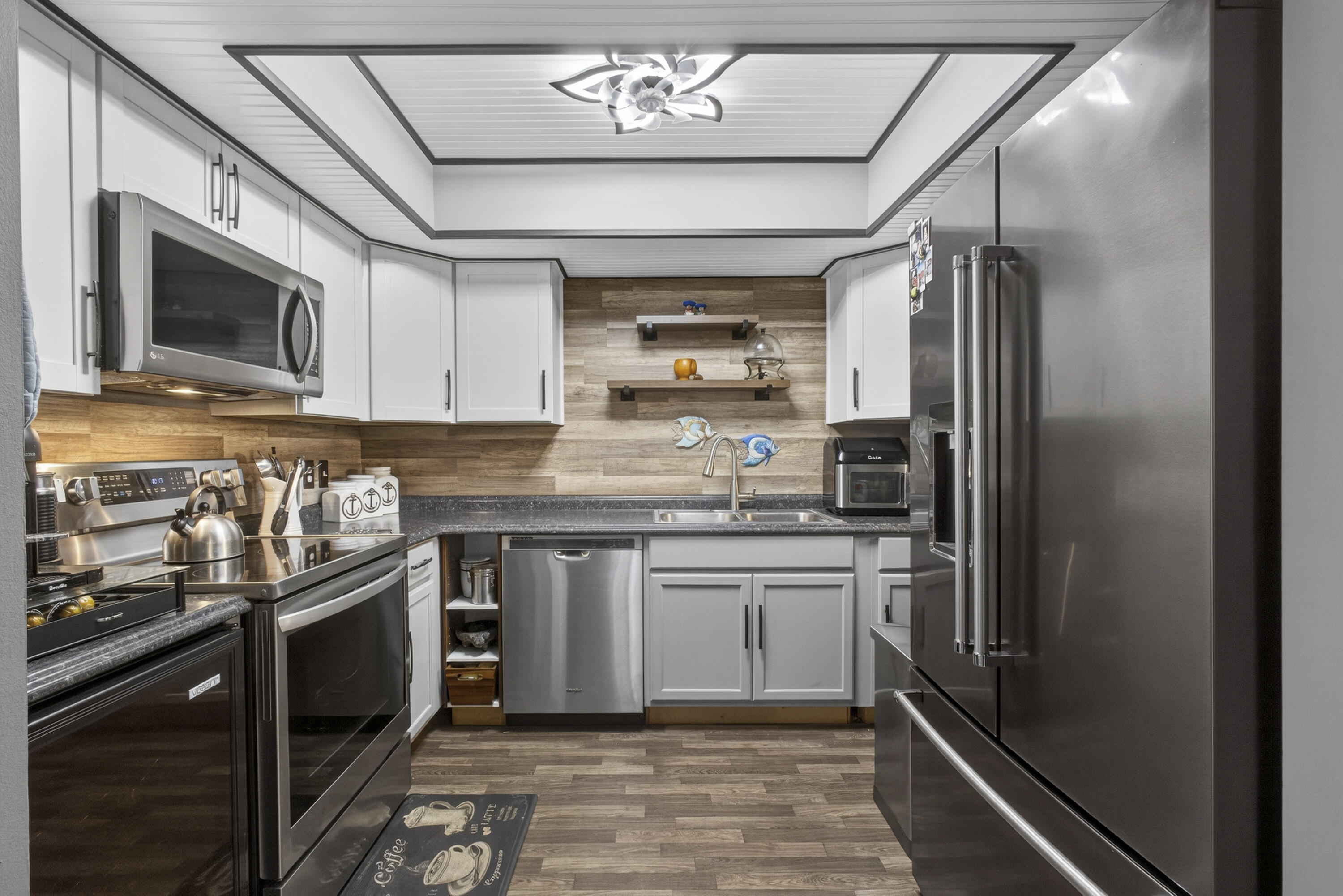 PINE CONE ESTATES - Residential