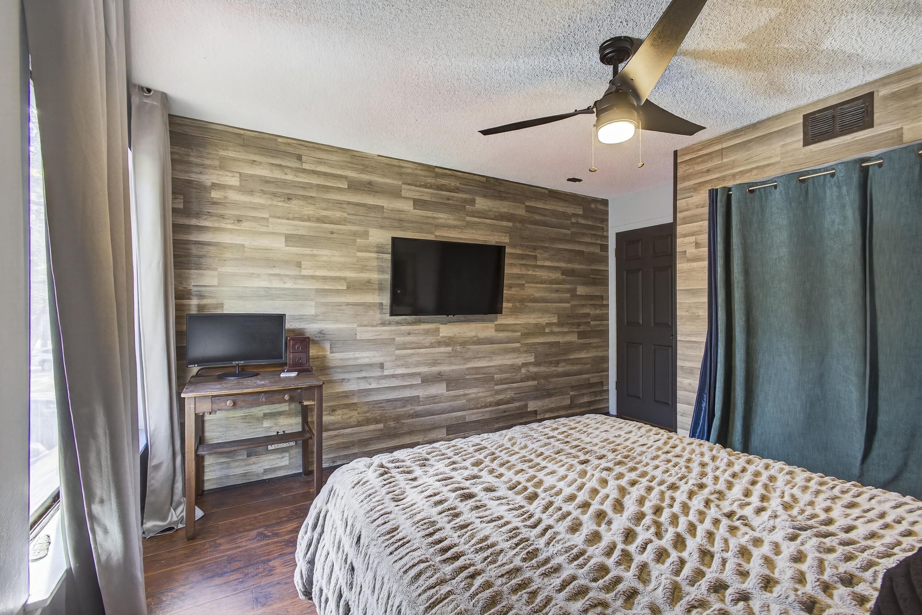 PINE CONE ESTATES - Residential