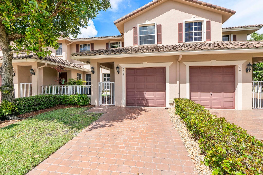 Photo of 3505 LAKESIDE Drive, Davie, FL 33328 (MLS # B26072066)