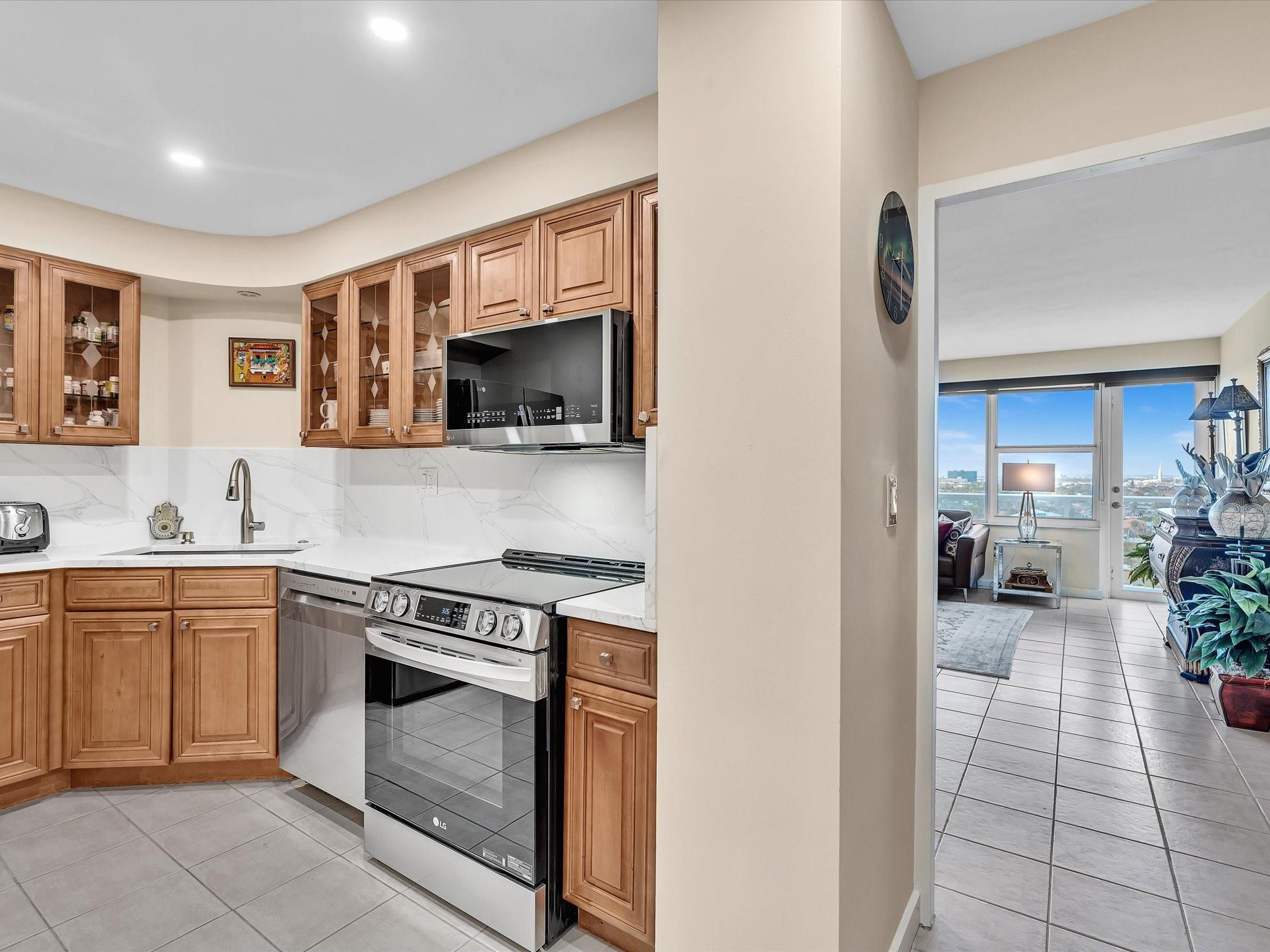 Coral Ridge Towers East - Residential