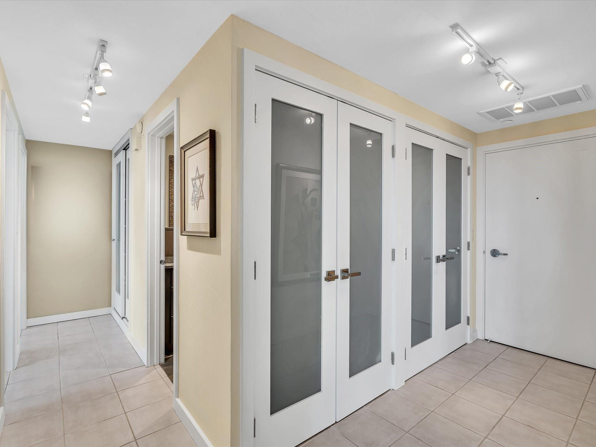 Coral Ridge Towers East - Residential