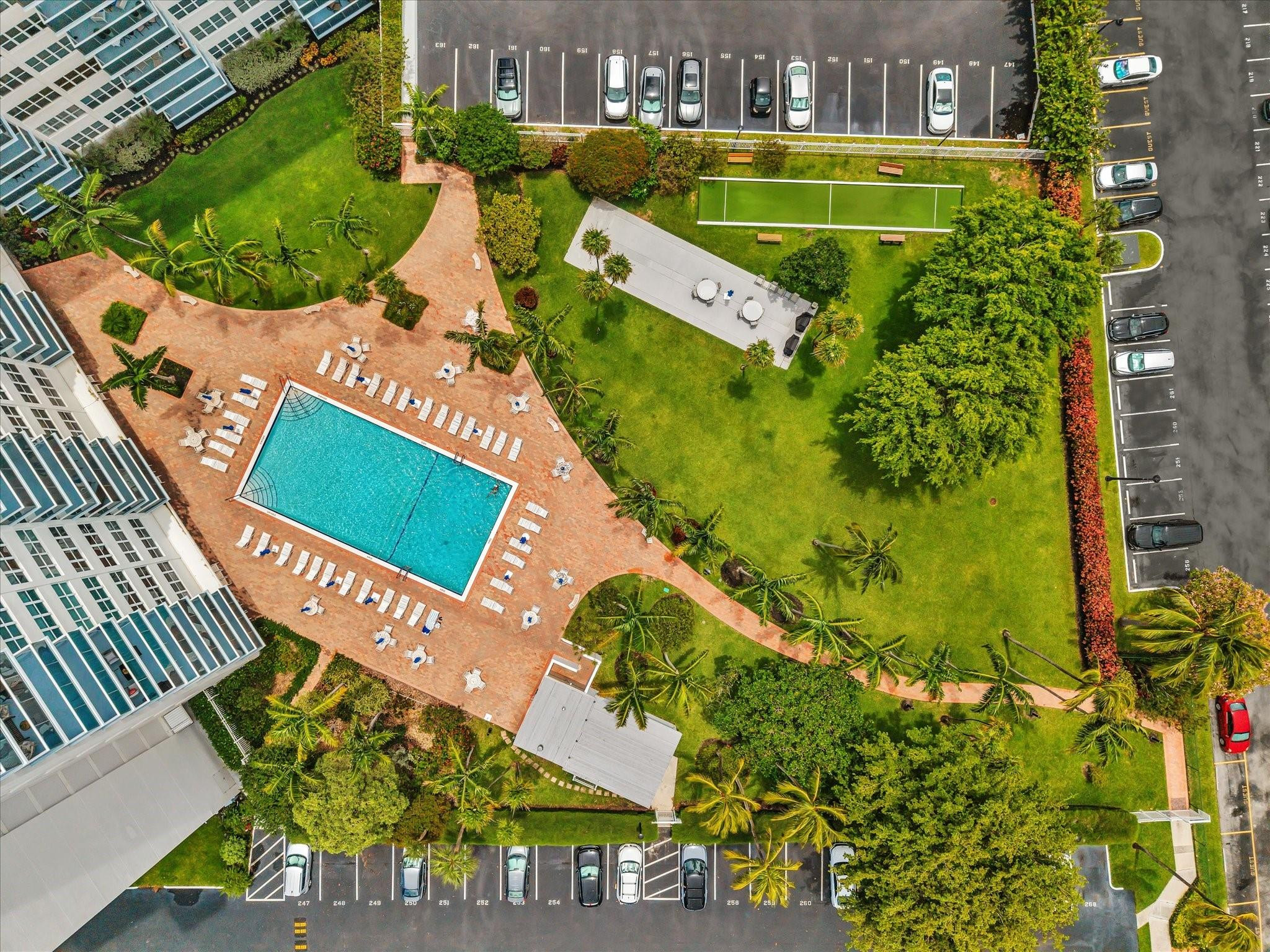 Coral Ridge Towers East - Residential