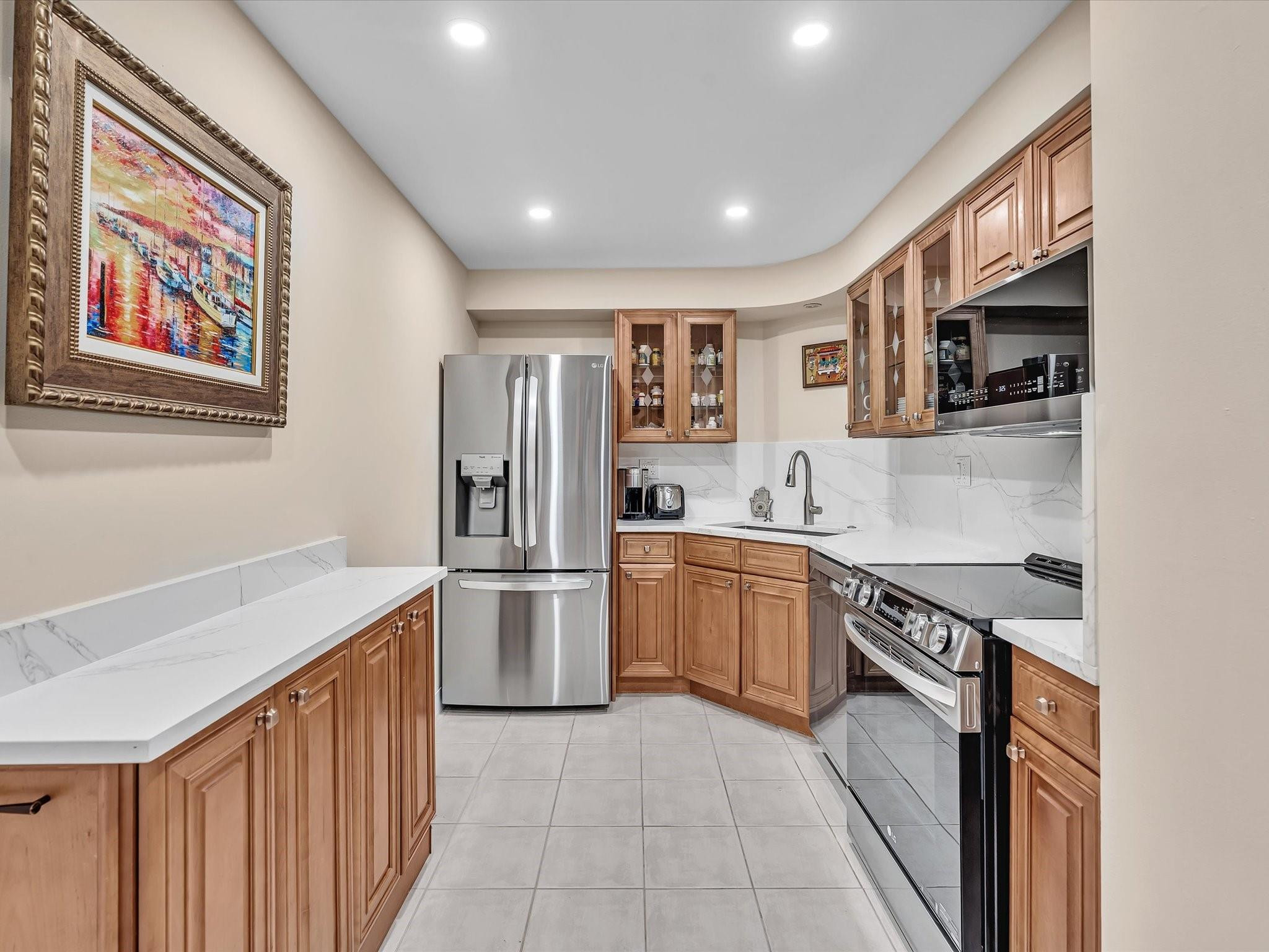 Coral Ridge Towers East - Residential