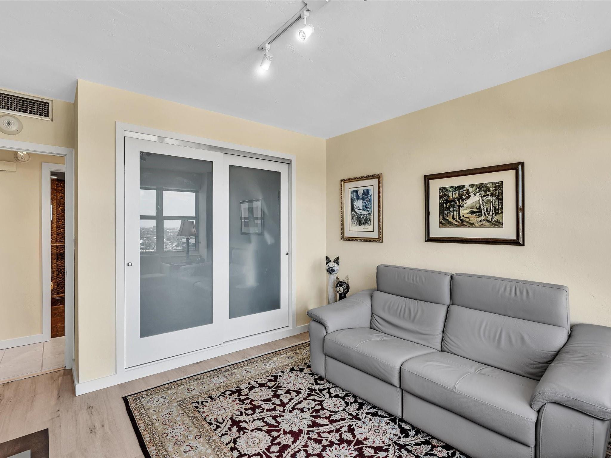 Coral Ridge Towers East - Residential