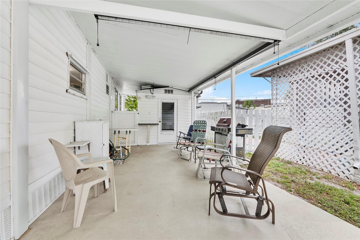 8557 SW 15th Court, Davie, FL, 33324/$179,900 1 8557 SW 15th Court