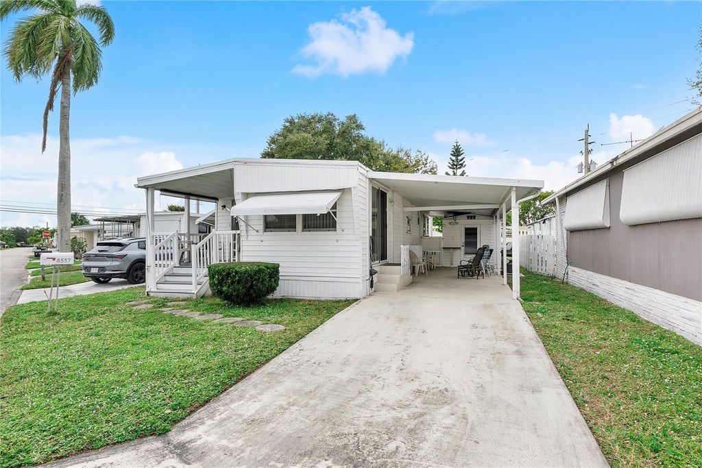 Photo of 8557 SW 15th Court, Davie, FL 33324 (MLS # F10547989)