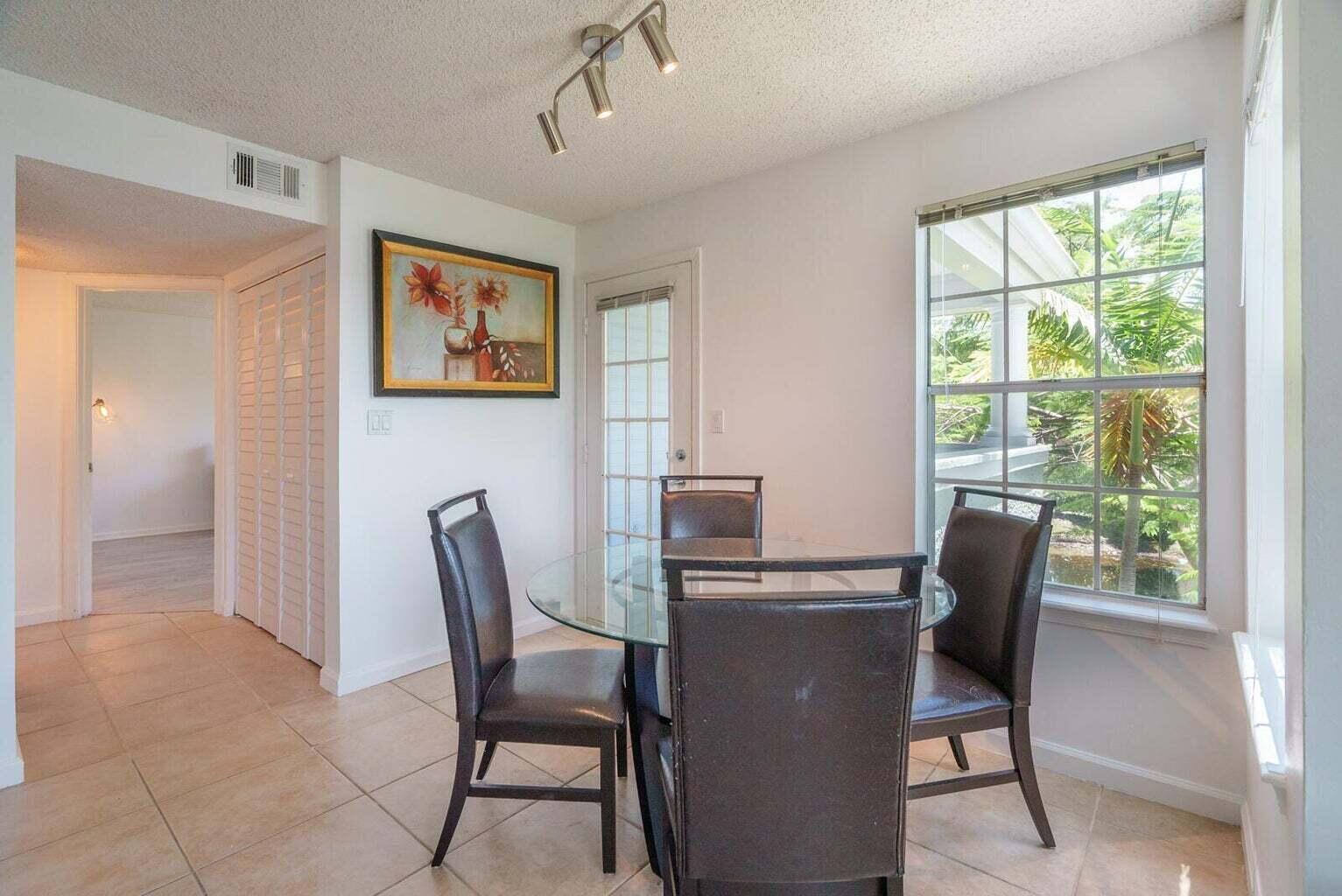 1050 Crystal Way P, Delray Beach, FL, 33444/$299,000 4 1050 Crystal Way P