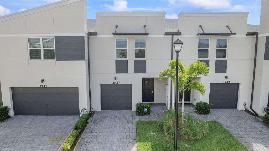 Photo of 3947 SE Mentmore Lane, Stuart, FL 34997 (MLS # B26055691)