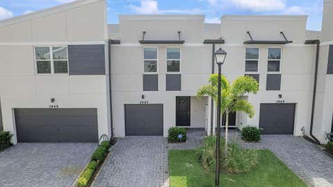 Photo of 3947 SE Mentmore Lane, Stuart, FL 34997 (MLS # B26055691)