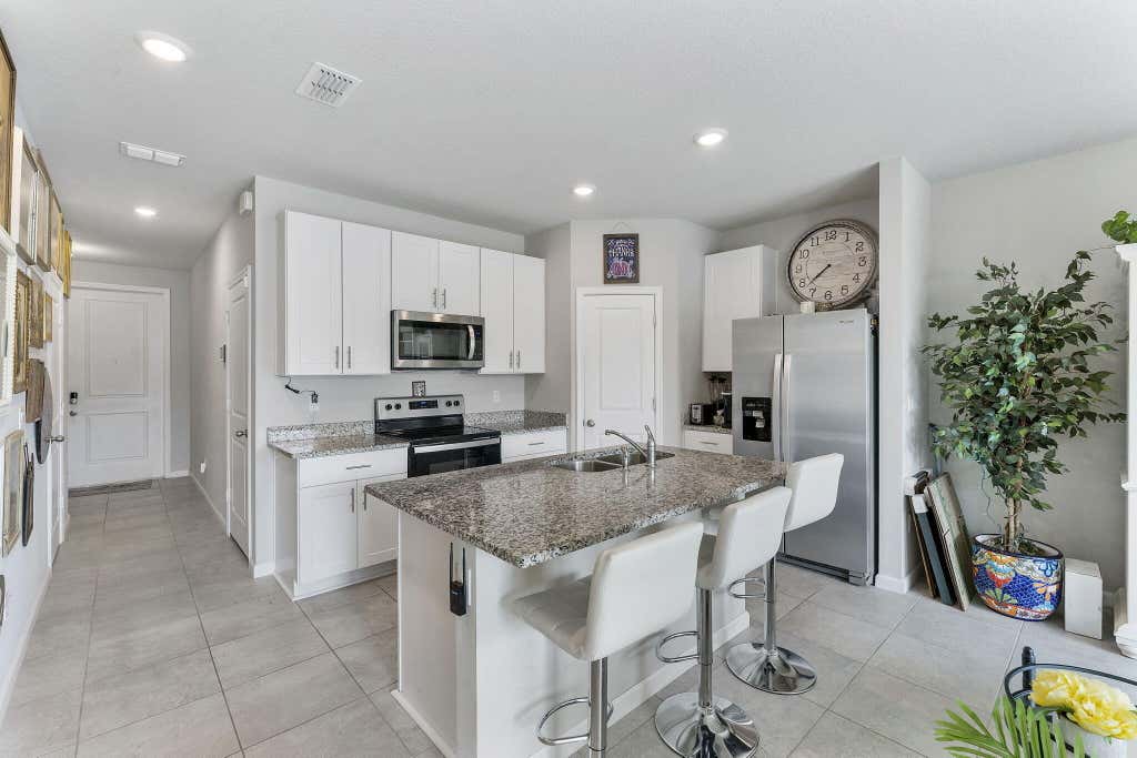 Photo of 3947 SE Mentmore Lane, Stuart, FL 34997 (MLS # B26055691)