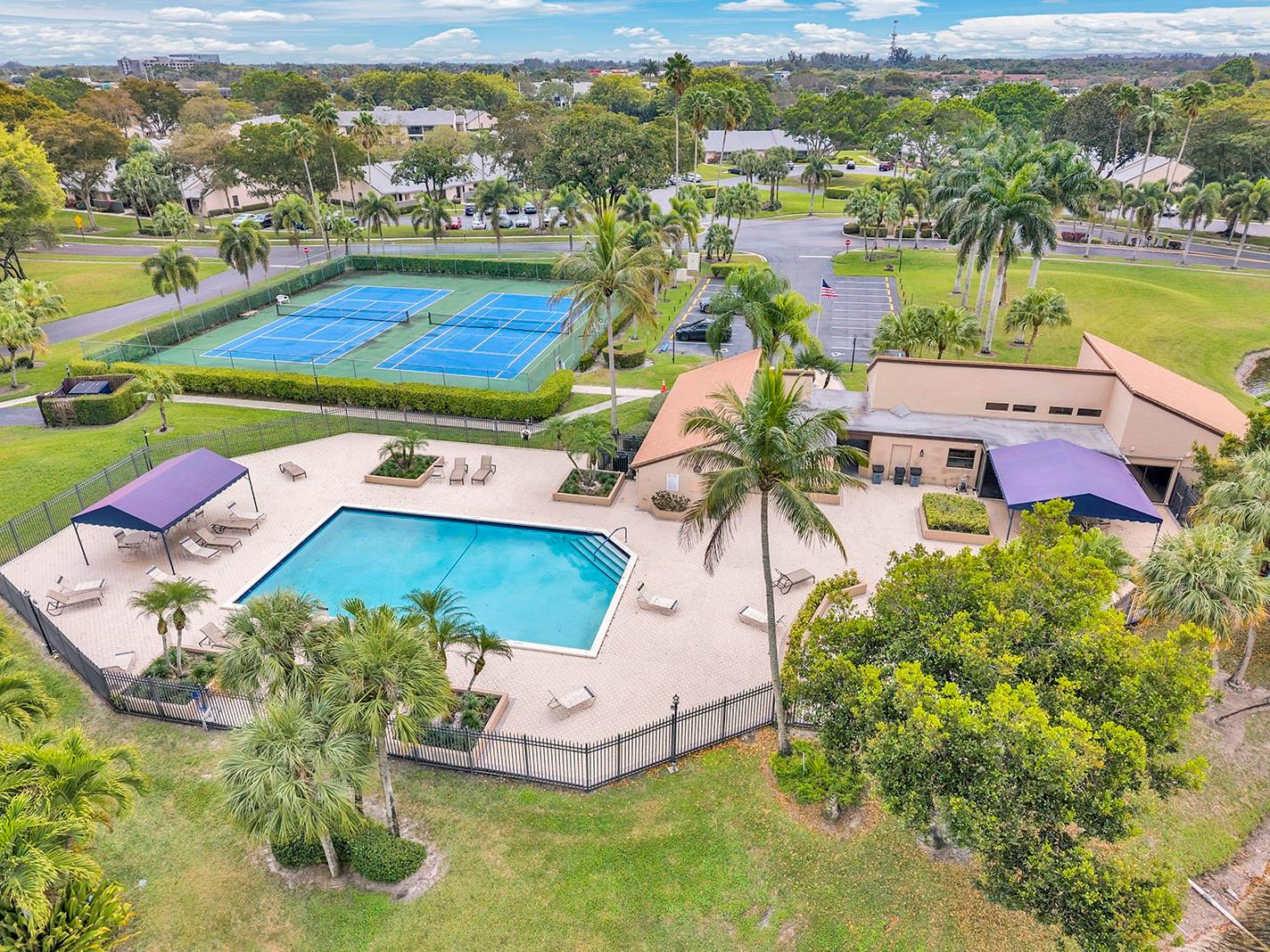 Boca Glades - Residential