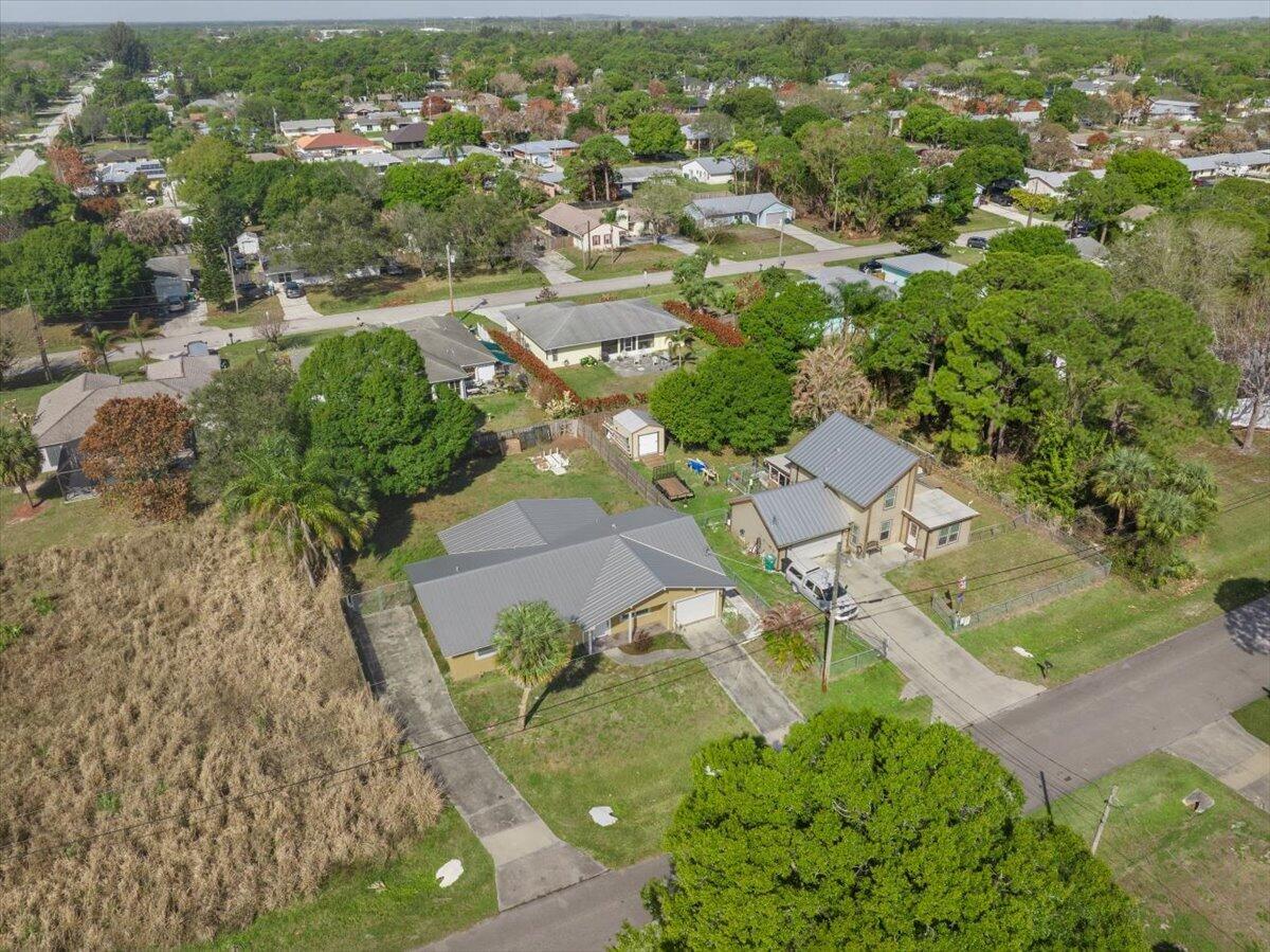 INDIAN RIVER ESTATES UNIT 8 - Residential Lease