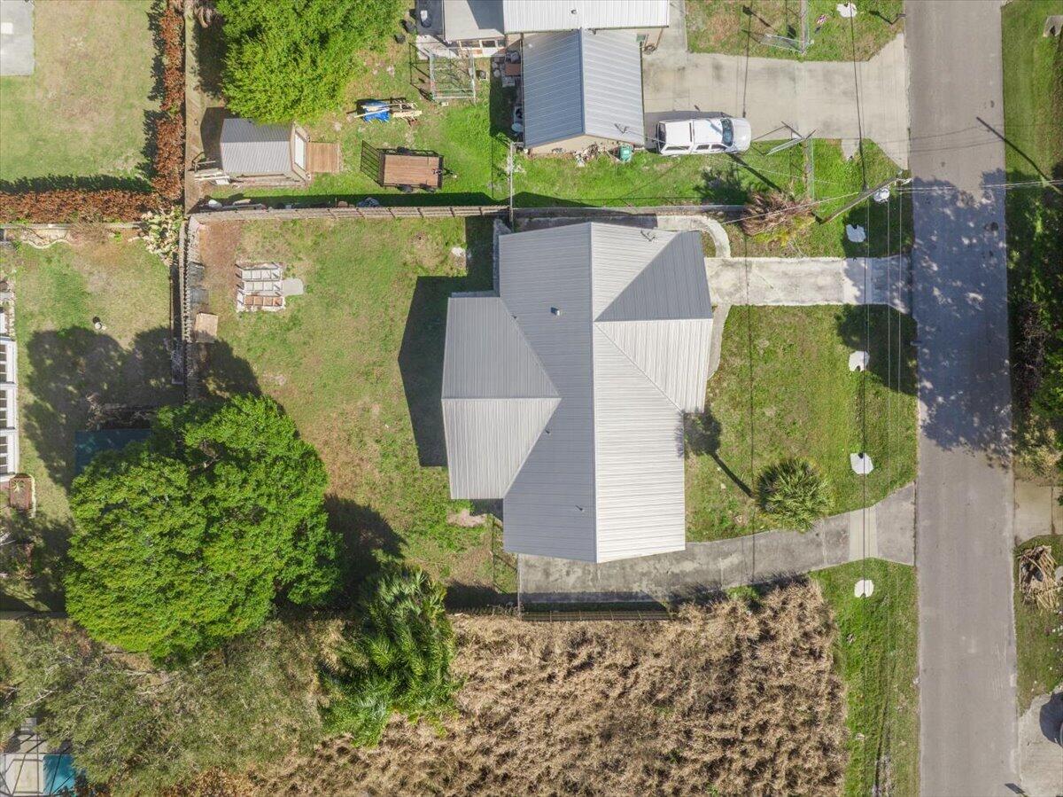 INDIAN RIVER ESTATES UNIT 8 - Residential Lease