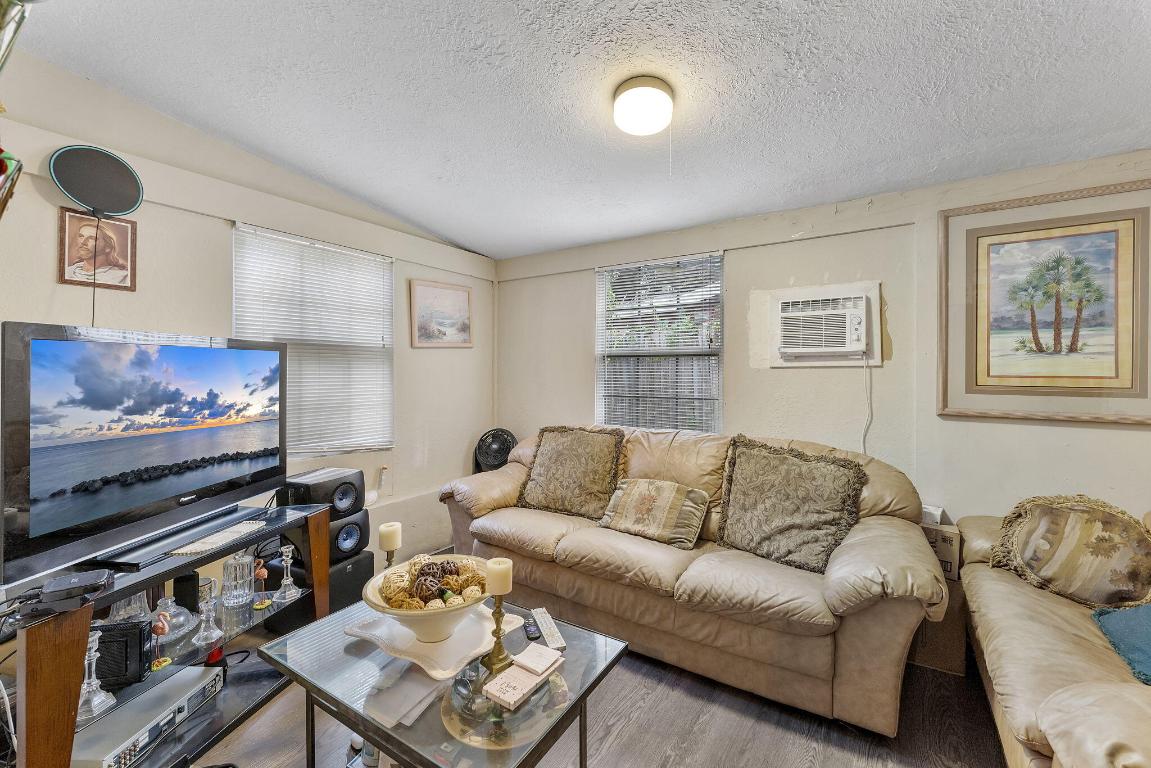 KELSEY CITY - Residential