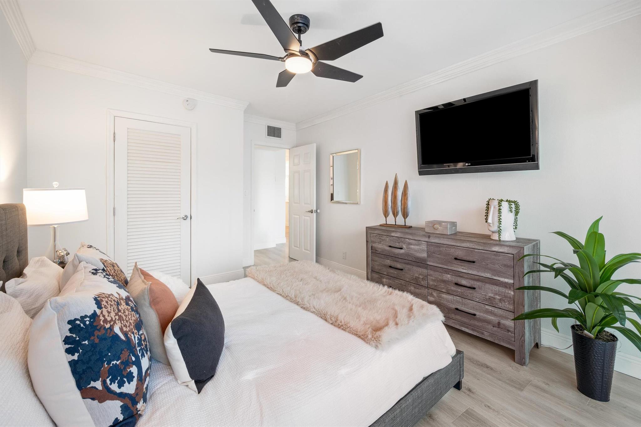 HILLSBORO COVE CONDO - Residential