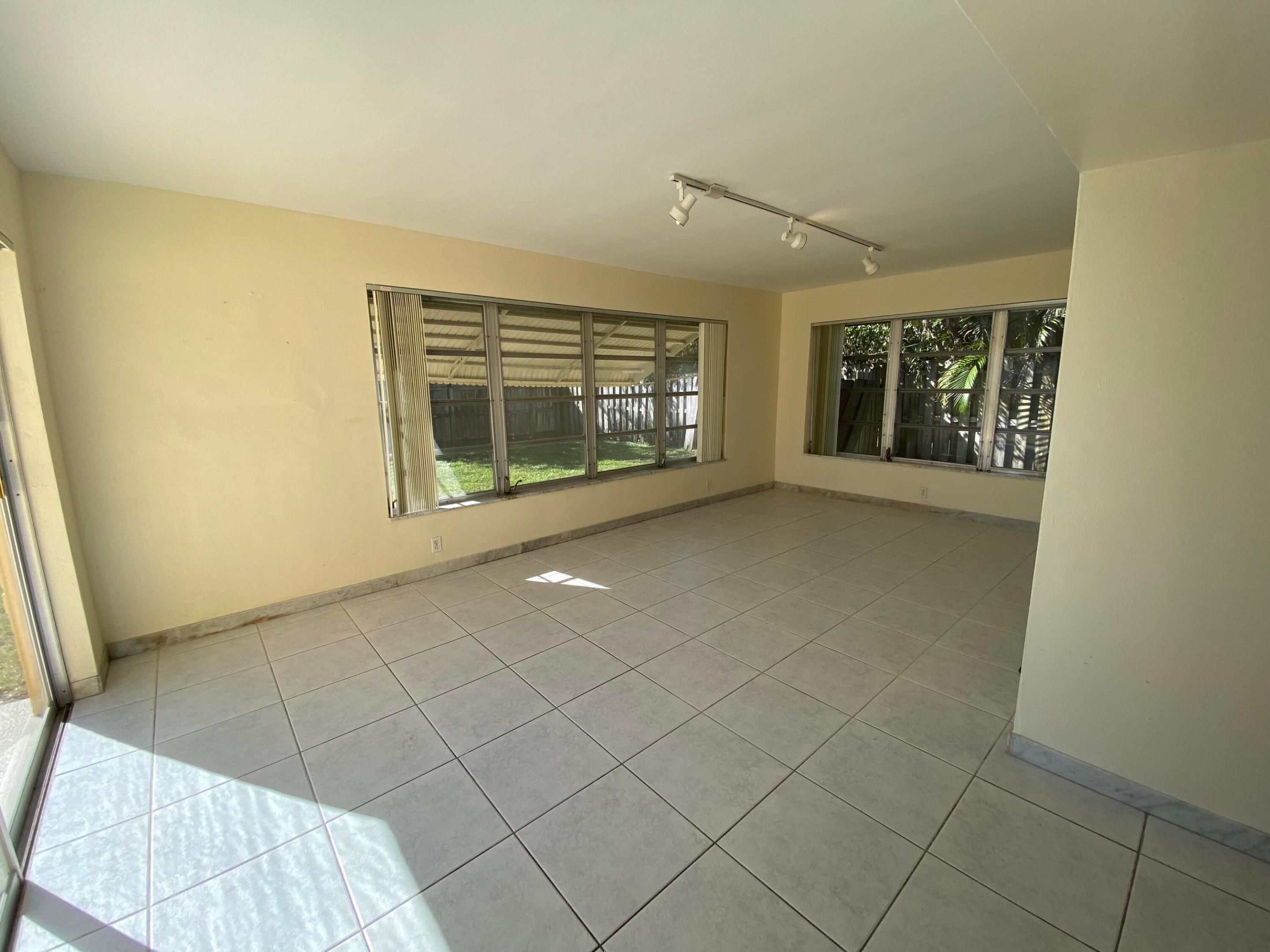 CHATHAM HILLS - Residential Lease