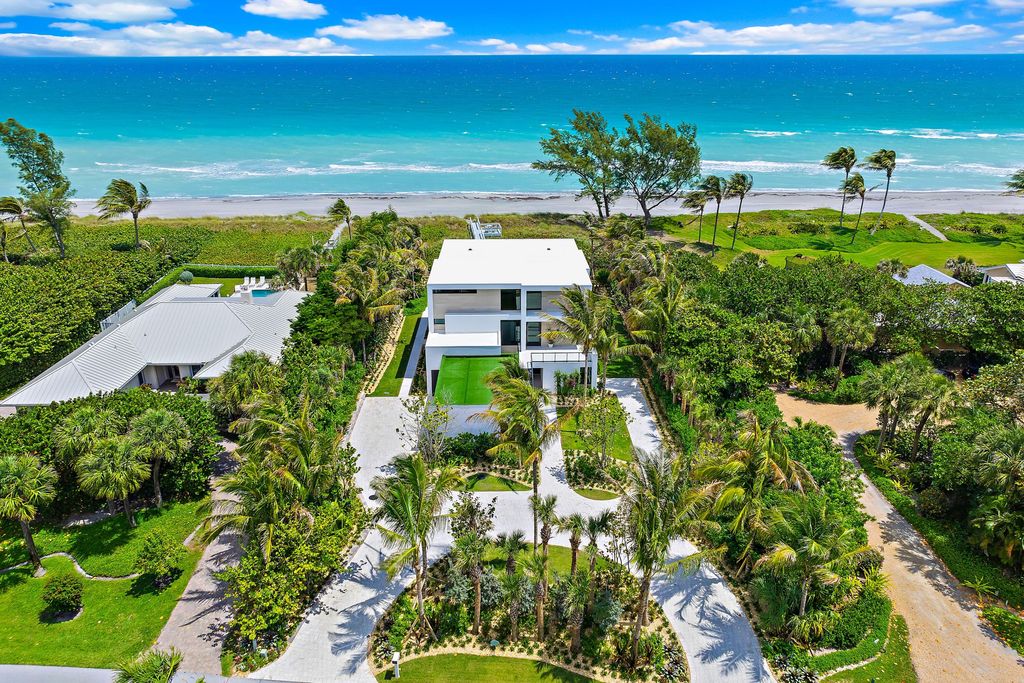 Photo of 75 N Beach Road, Jupiter Island, FL 33455 (MLS # R11147603)