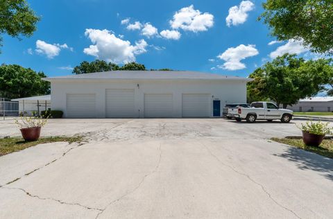 1521 SE South Niemeyer Cir Port St Lucie FL 34952
