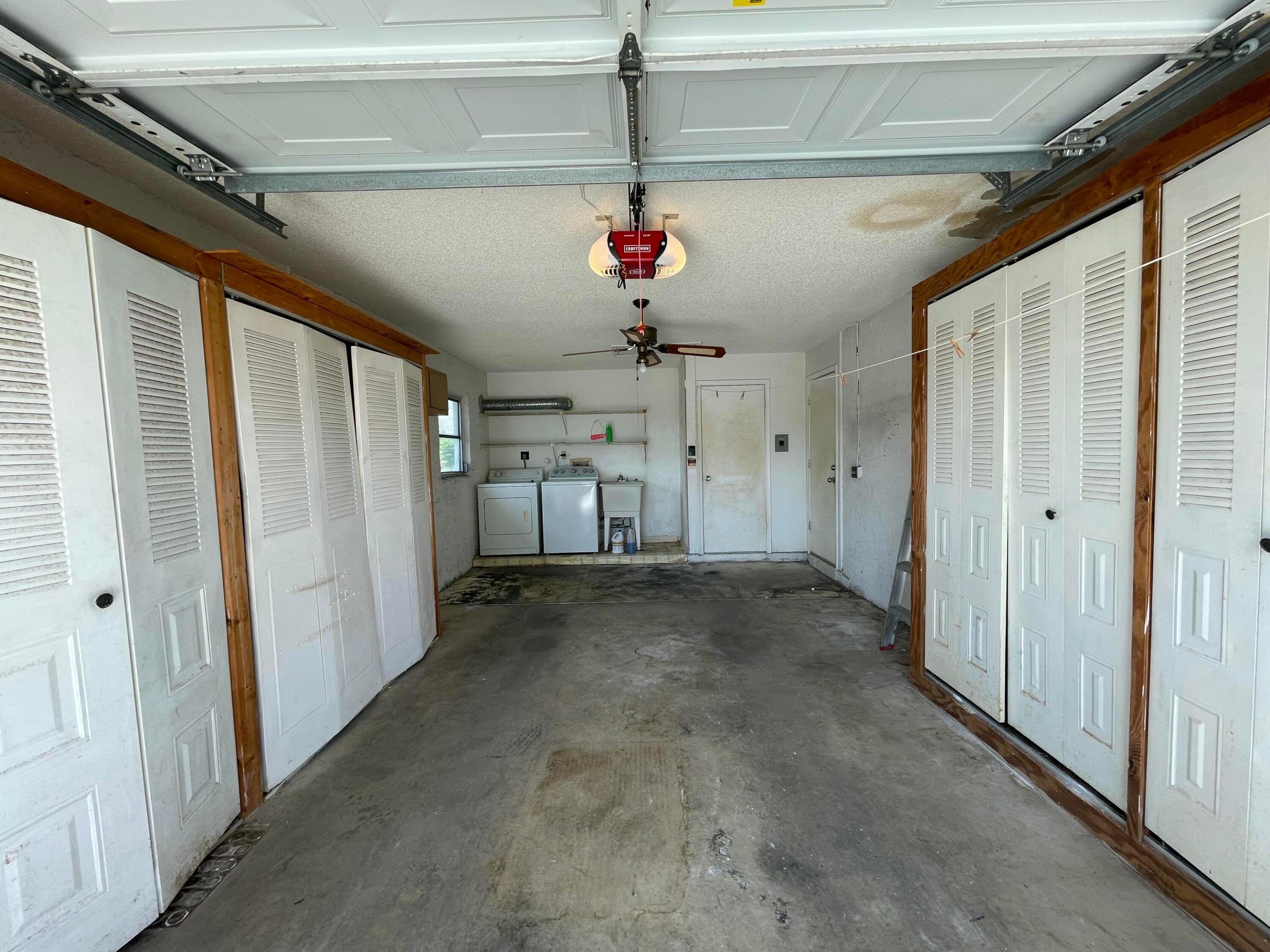 DELRAY VILLAS 5 - Residential
