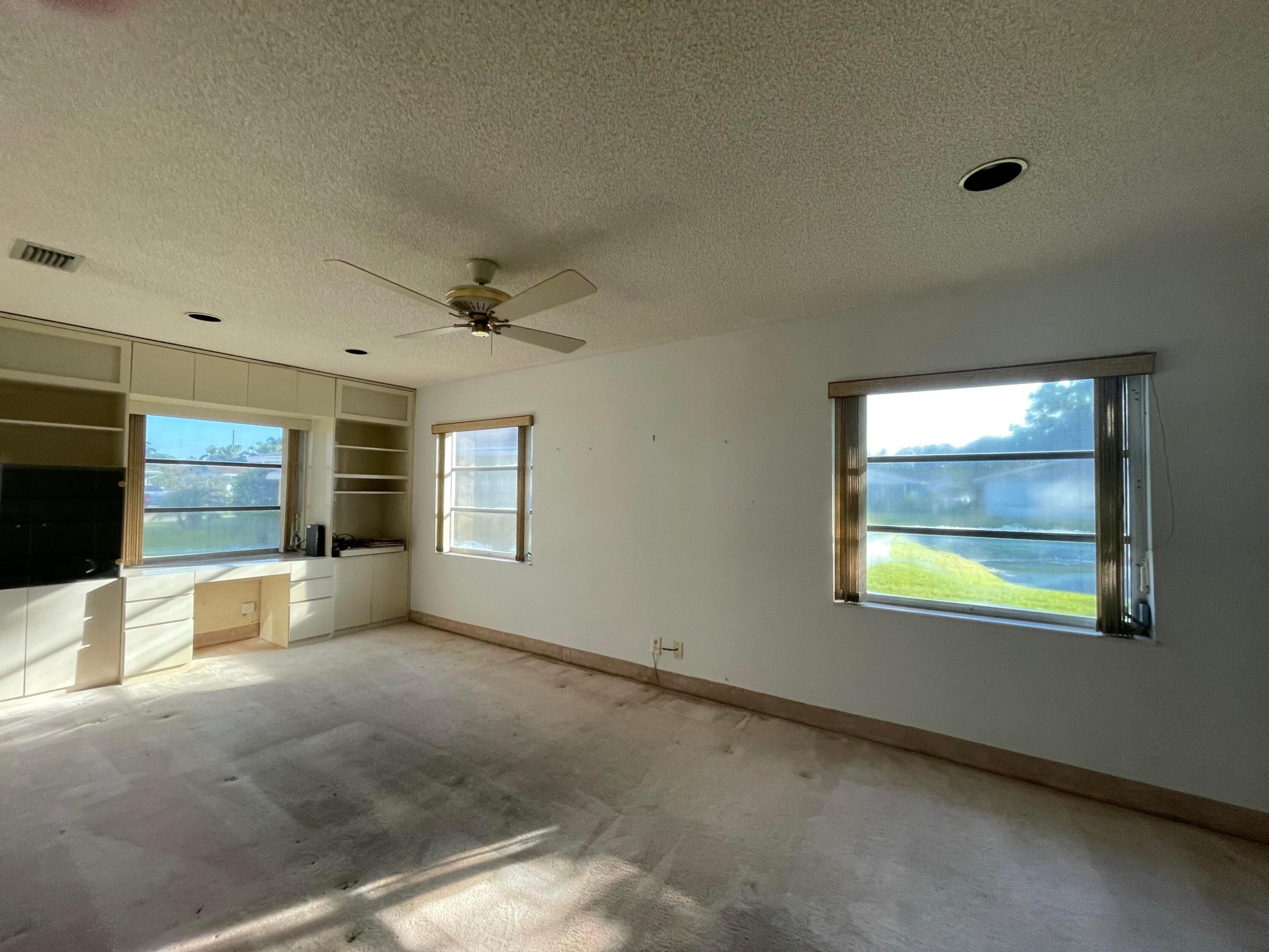 DELRAY VILLAS 5 - Residential