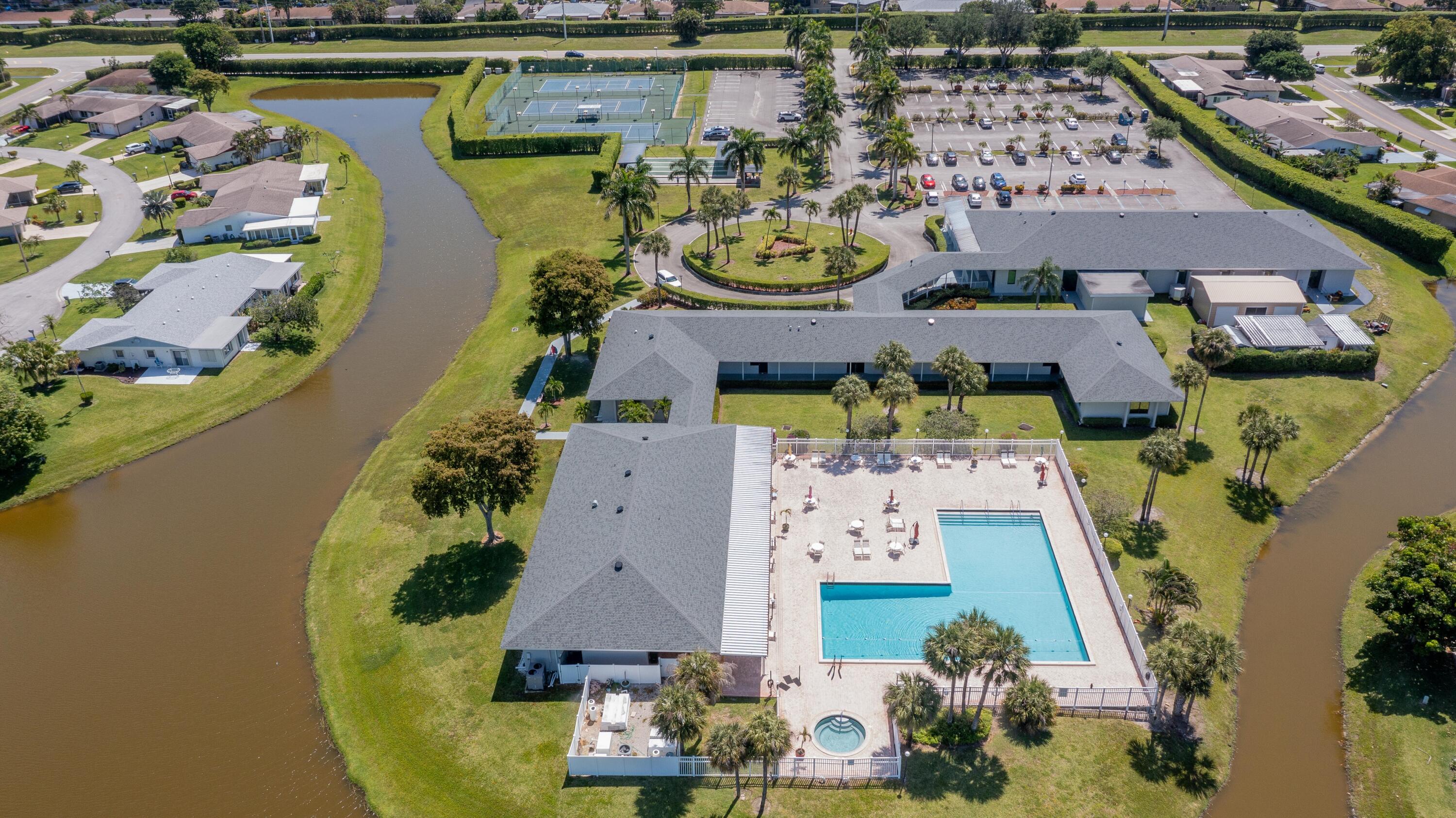 DELRAY VILLAS 5 - Residential