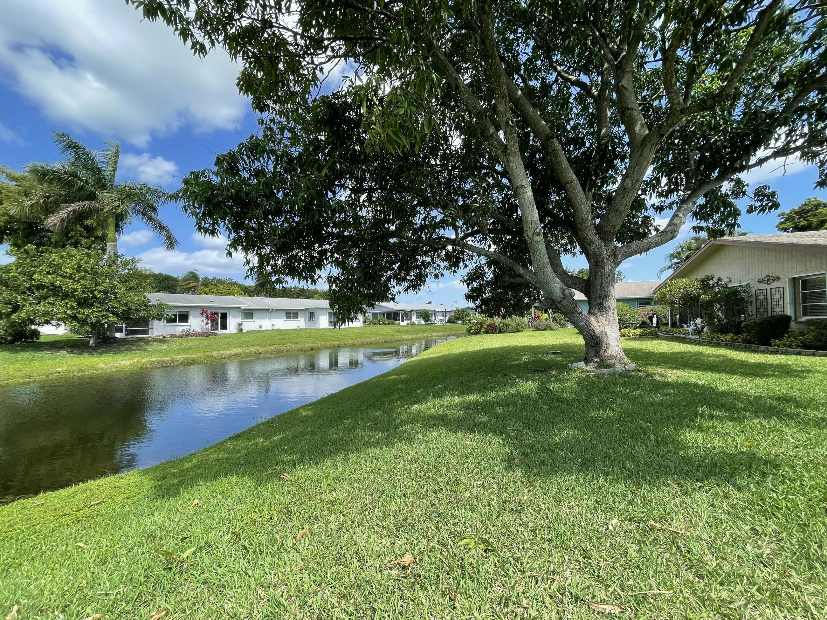 DELRAY VILLAS 5 - Residential