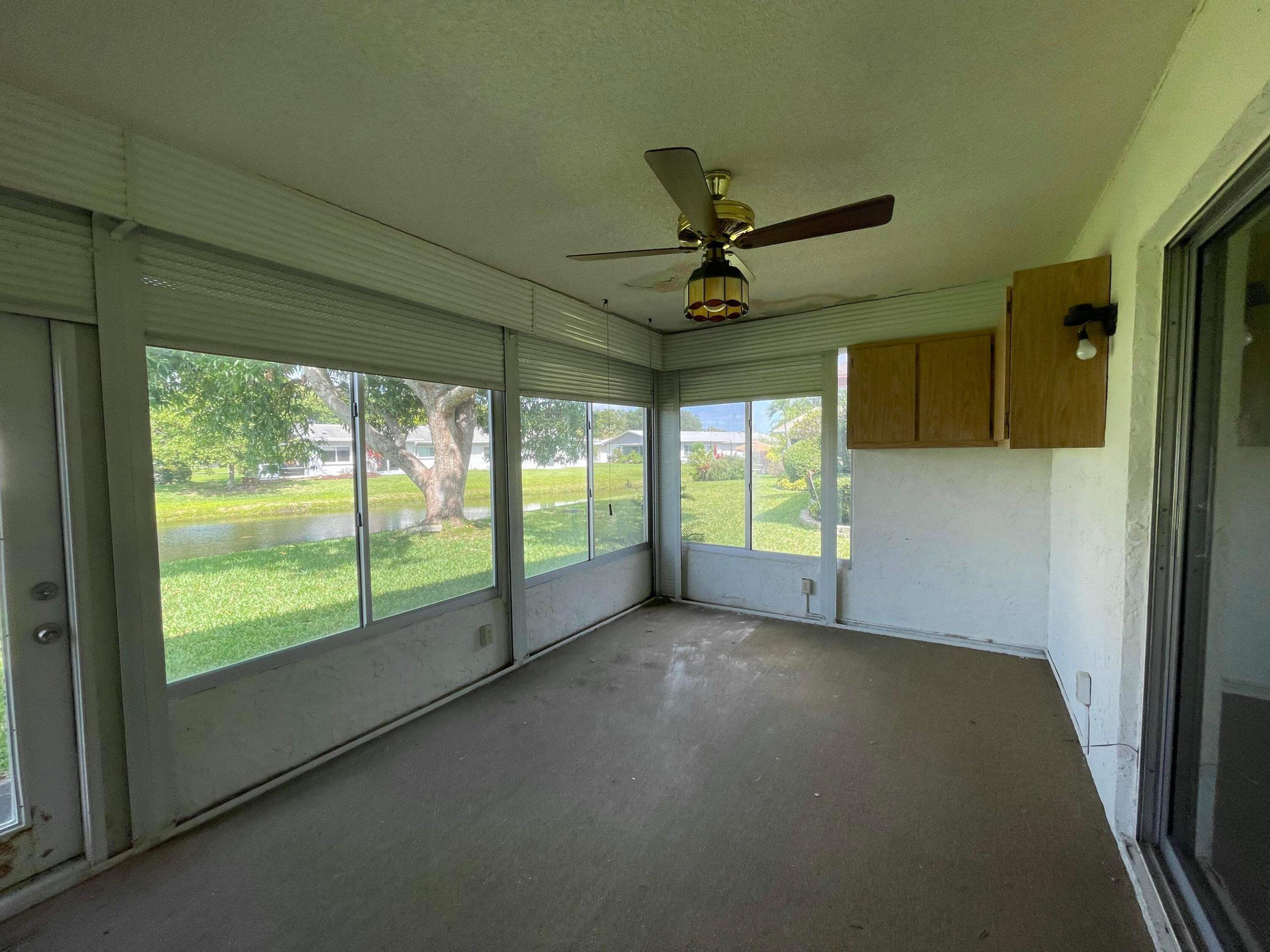 DELRAY VILLAS 5 - Residential