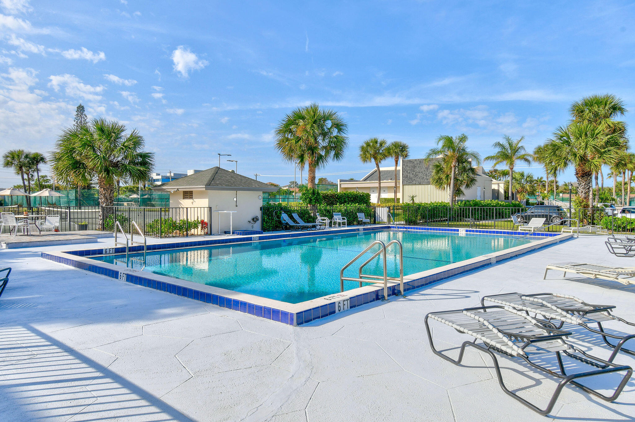 JUPITER OCEAN AND RACQUET CLUB - Residential