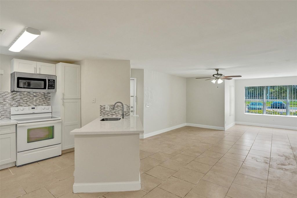 Photo of 12650 Vista Isles Drive #918, Plantation, FL 33325 (MLS # F10454655)
