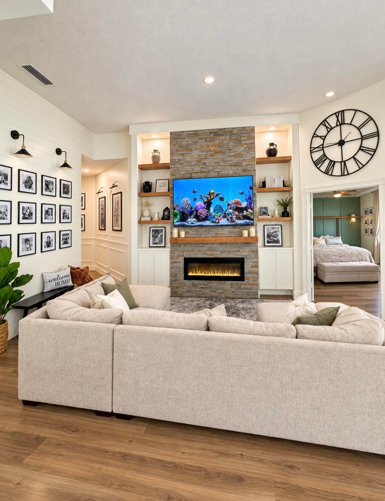 300 NW BENTLEY Circle