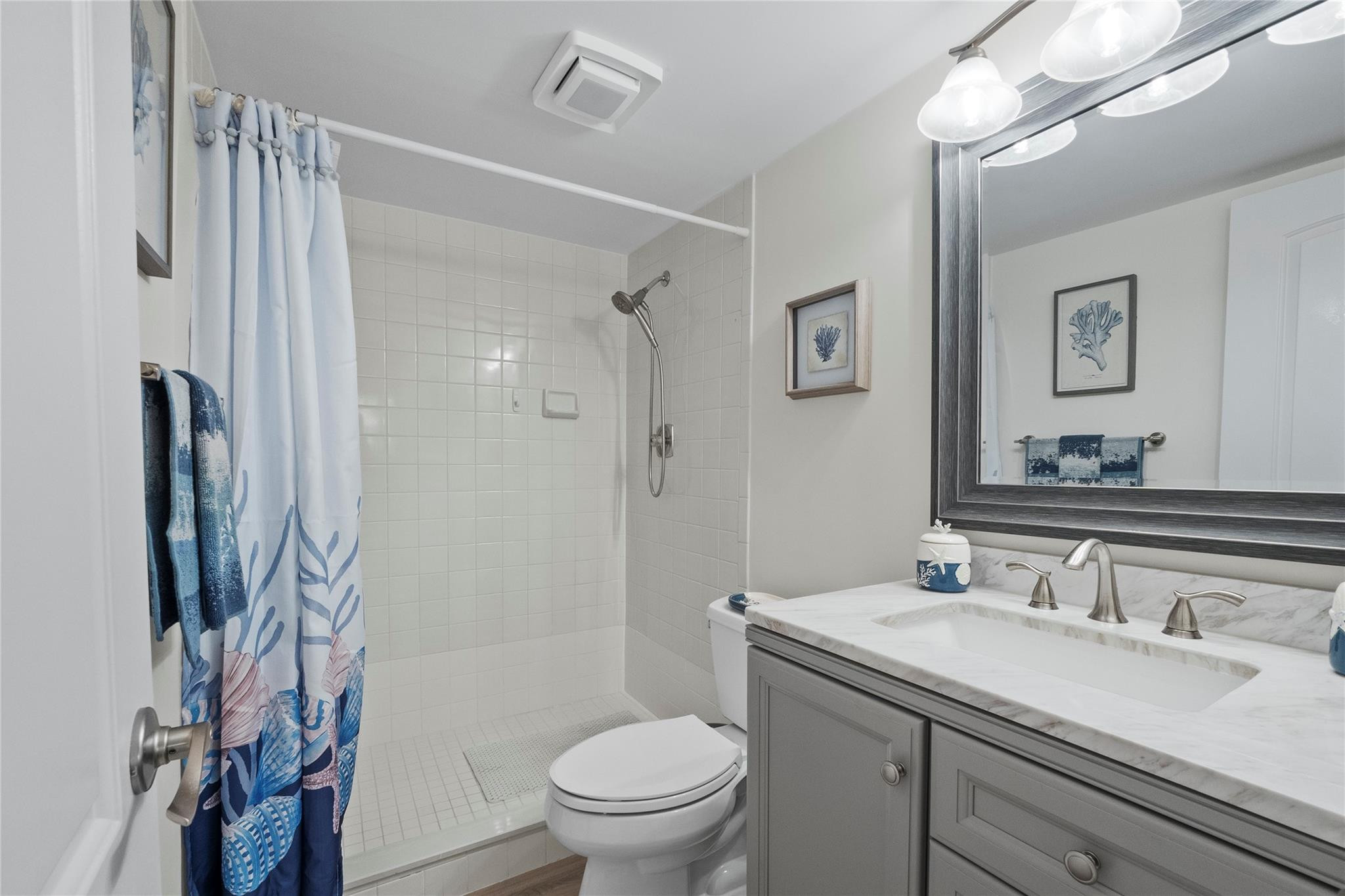 MARINE COLONY CONDO - Residential Lease
