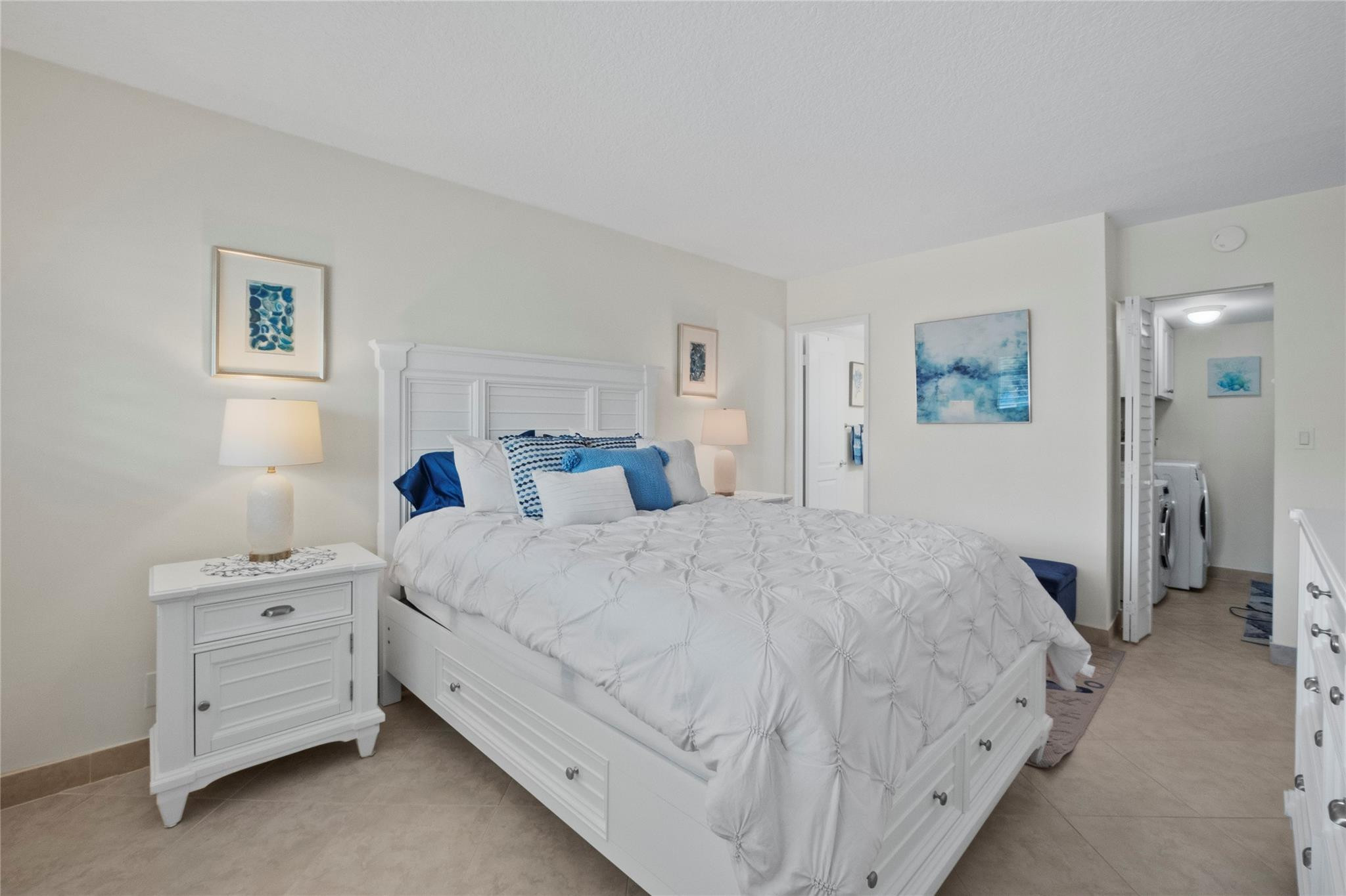 MARINE COLONY CONDO - Residential Lease