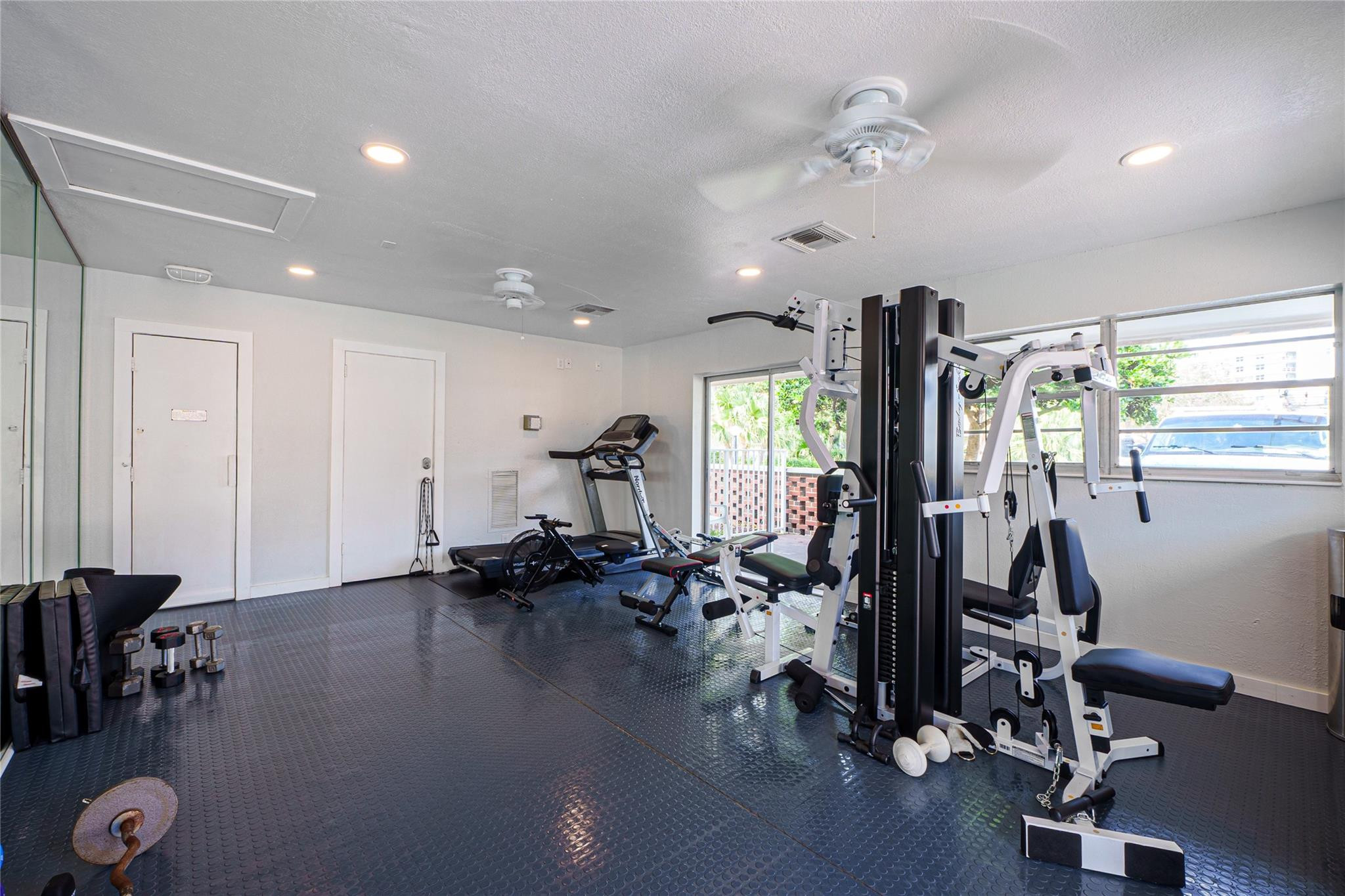 MARINE COLONY CONDO - Residential Lease