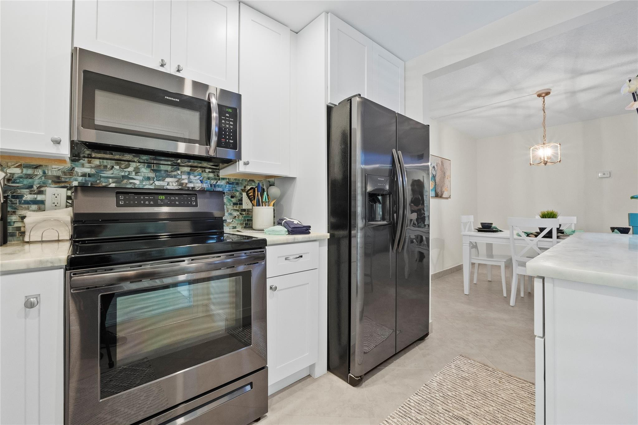MARINE COLONY CONDO - Residential Lease