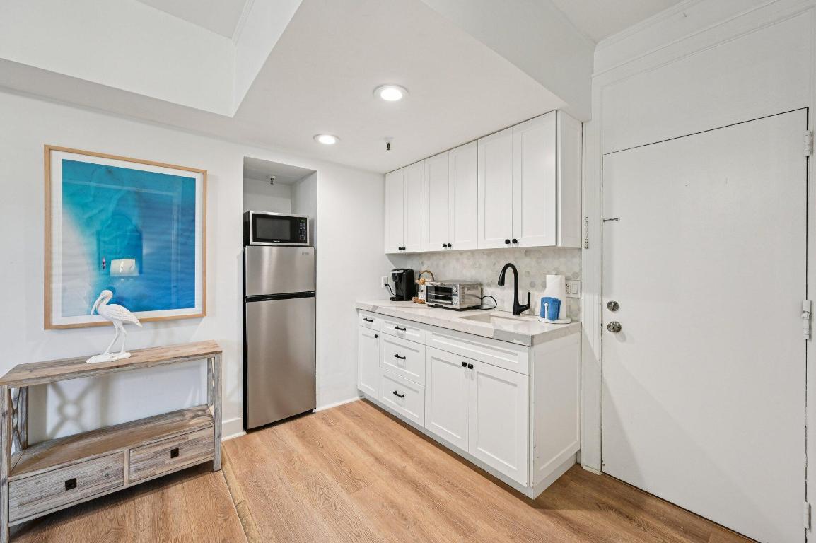 PALM BEACH HOTEL CONDO - Residential