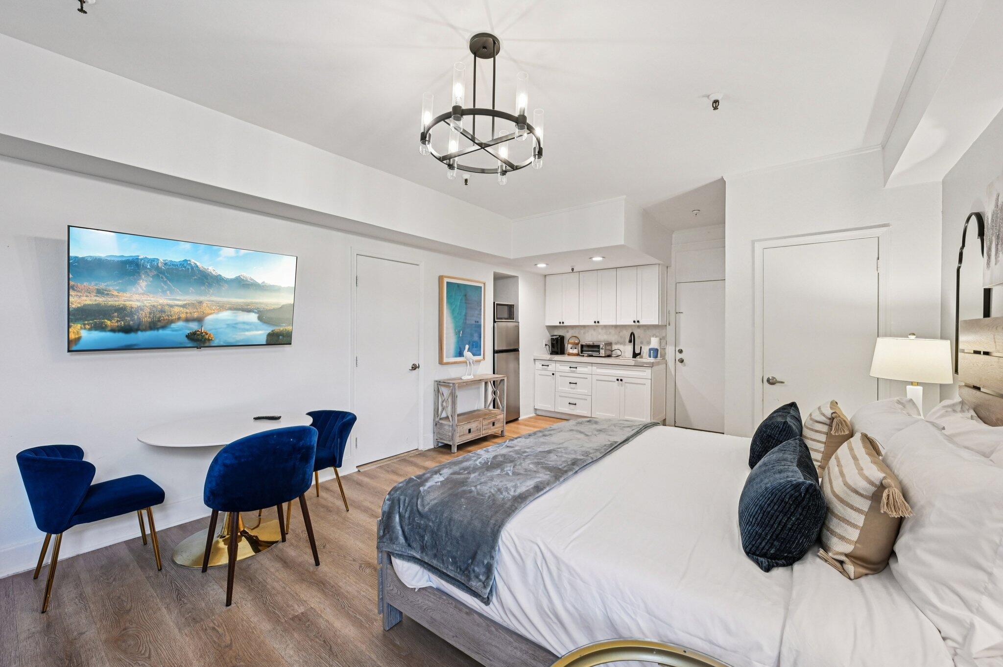 235 Sunrise Avenue 3032 & 3102