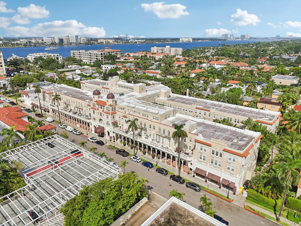 PALM BEACH HOTEL CONDO - Residential