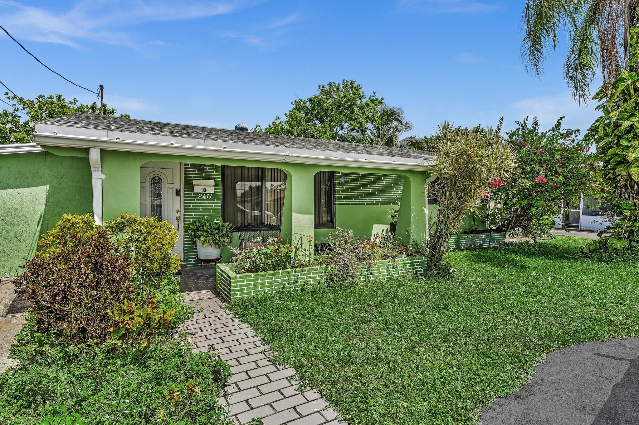 2131 Acapulco Drive