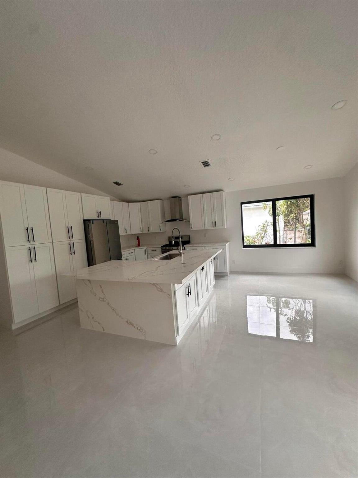 OLIVE TREE PAR 6B - Residential Lease