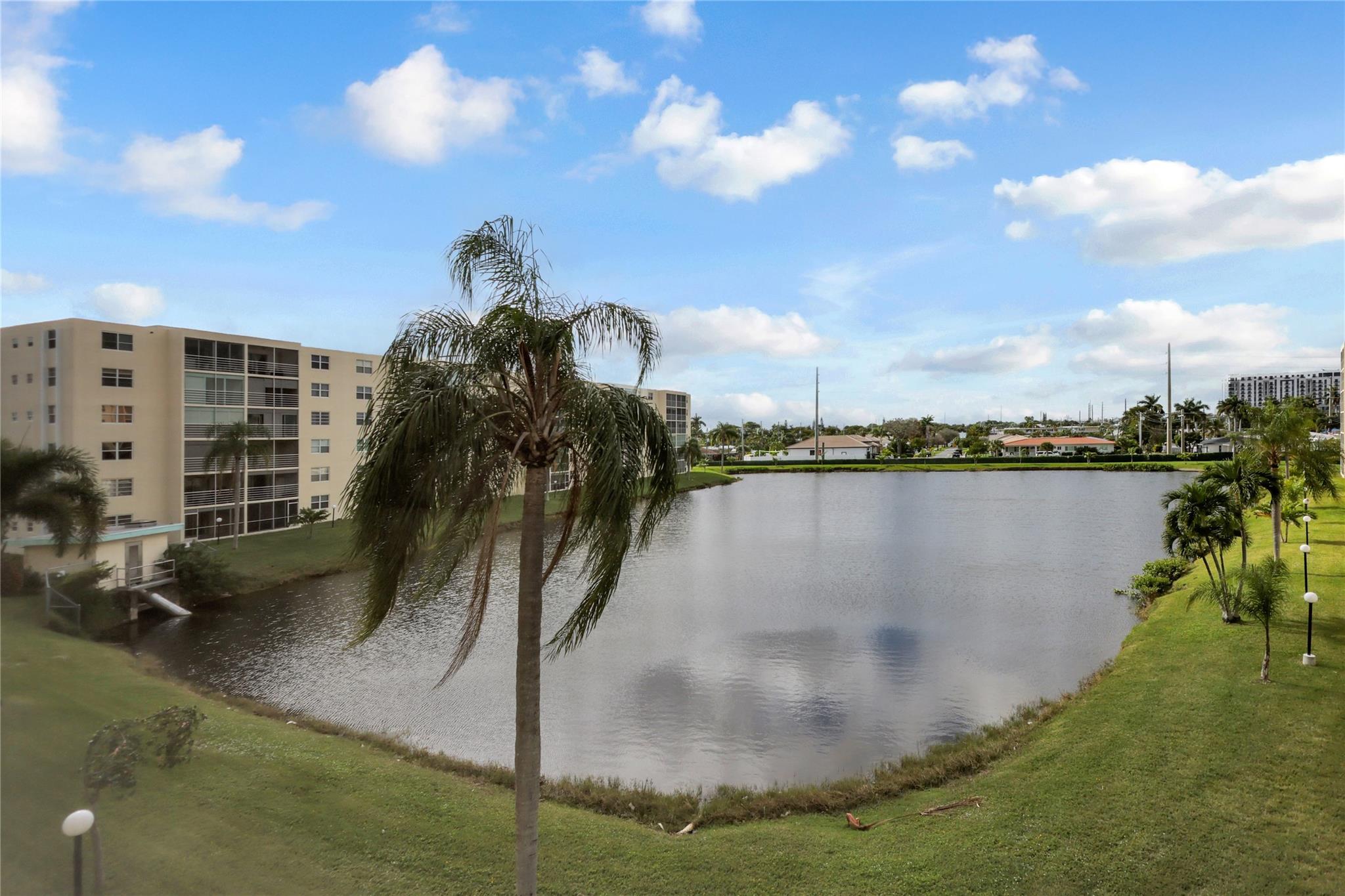 MEADOWBROOK LAKES VIEW - Residential